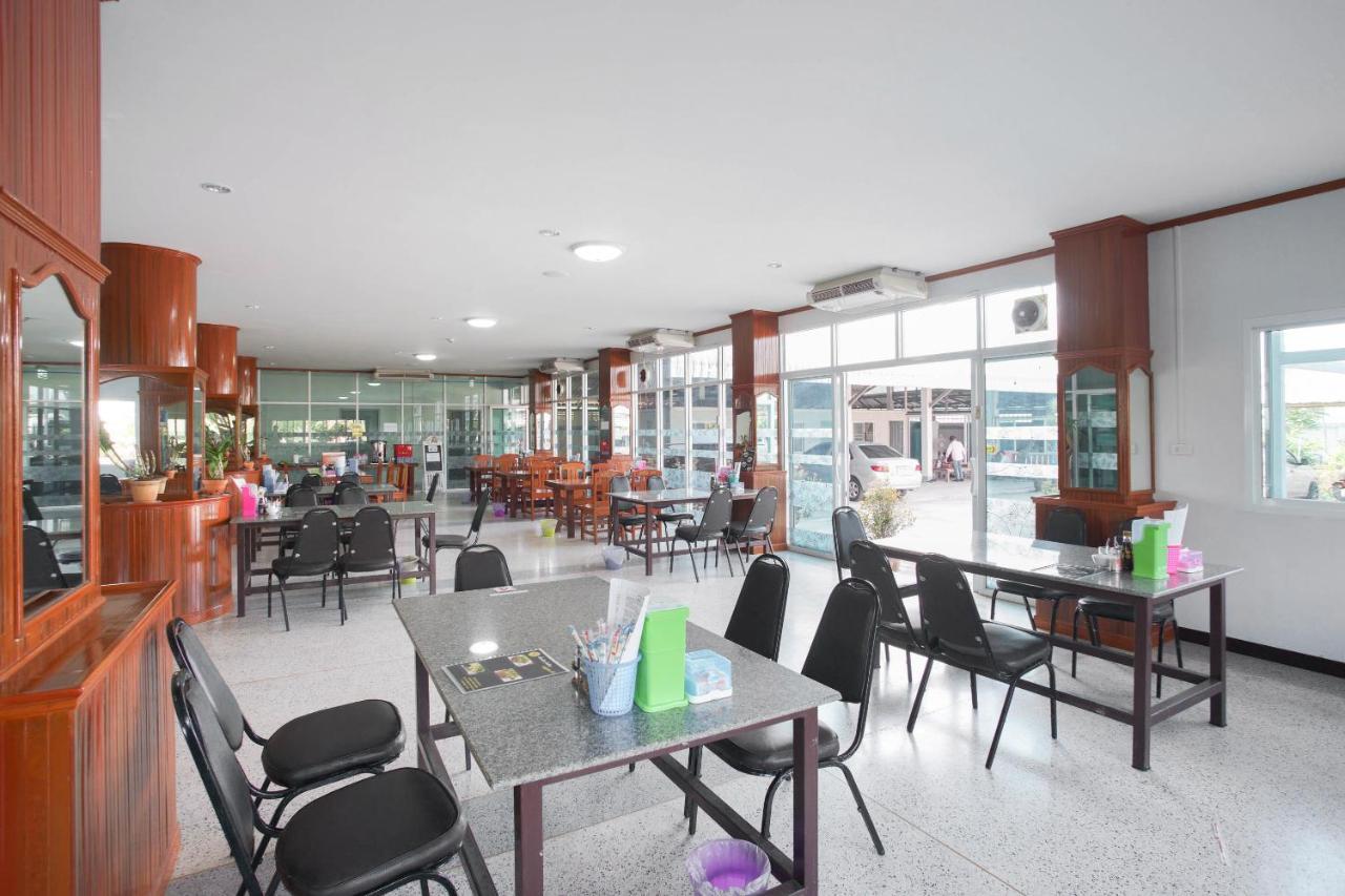 Oyo 75394 Sakthong Grand Hotel Chiang Khong Esterno foto