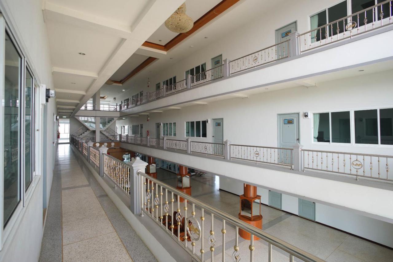 Oyo 75394 Sakthong Grand Hotel Chiang Khong Esterno foto
