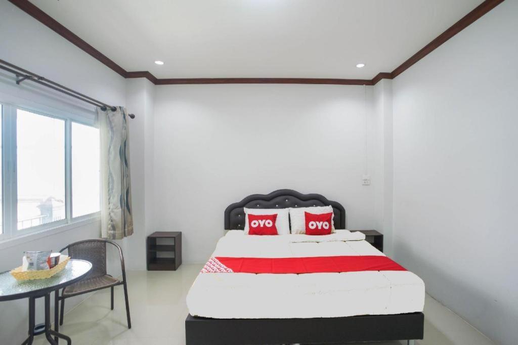 Oyo 75394 Sakthong Grand Hotel Chiang Khong Esterno foto