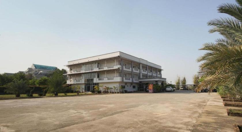 Oyo 75394 Sakthong Grand Hotel Chiang Khong Esterno foto
