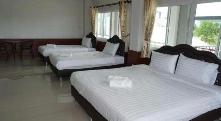 Oyo 75394 Sakthong Grand Hotel Chiang Khong Esterno foto
