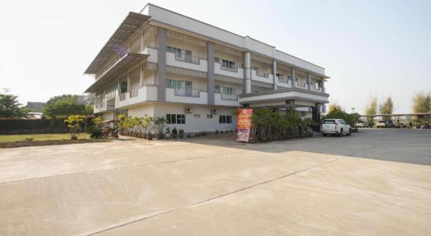 Oyo 75394 Sakthong Grand Hotel Chiang Khong Esterno foto