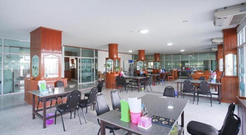 Oyo 75394 Sakthong Grand Hotel Chiang Khong Esterno foto