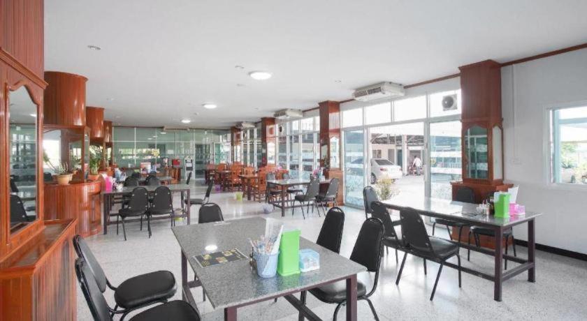 Oyo 75394 Sakthong Grand Hotel Chiang Khong Esterno foto